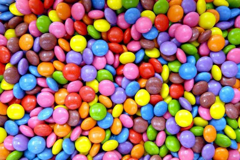 confiserie-DALUIS-min_smarties_confectionery_lenses-1150911